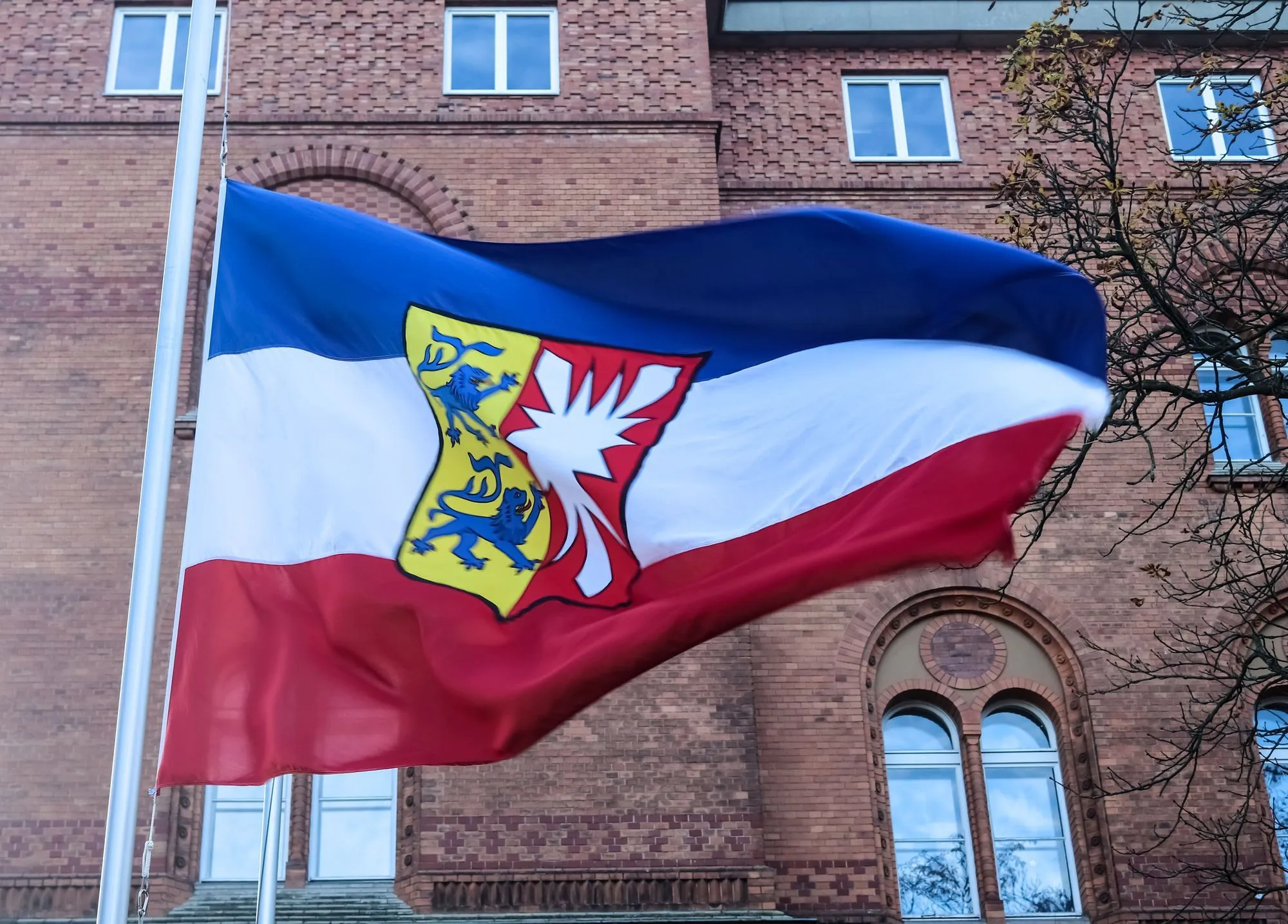Flagge von Schleswig-Holstein als Symbol für KfW- und Landesförderung